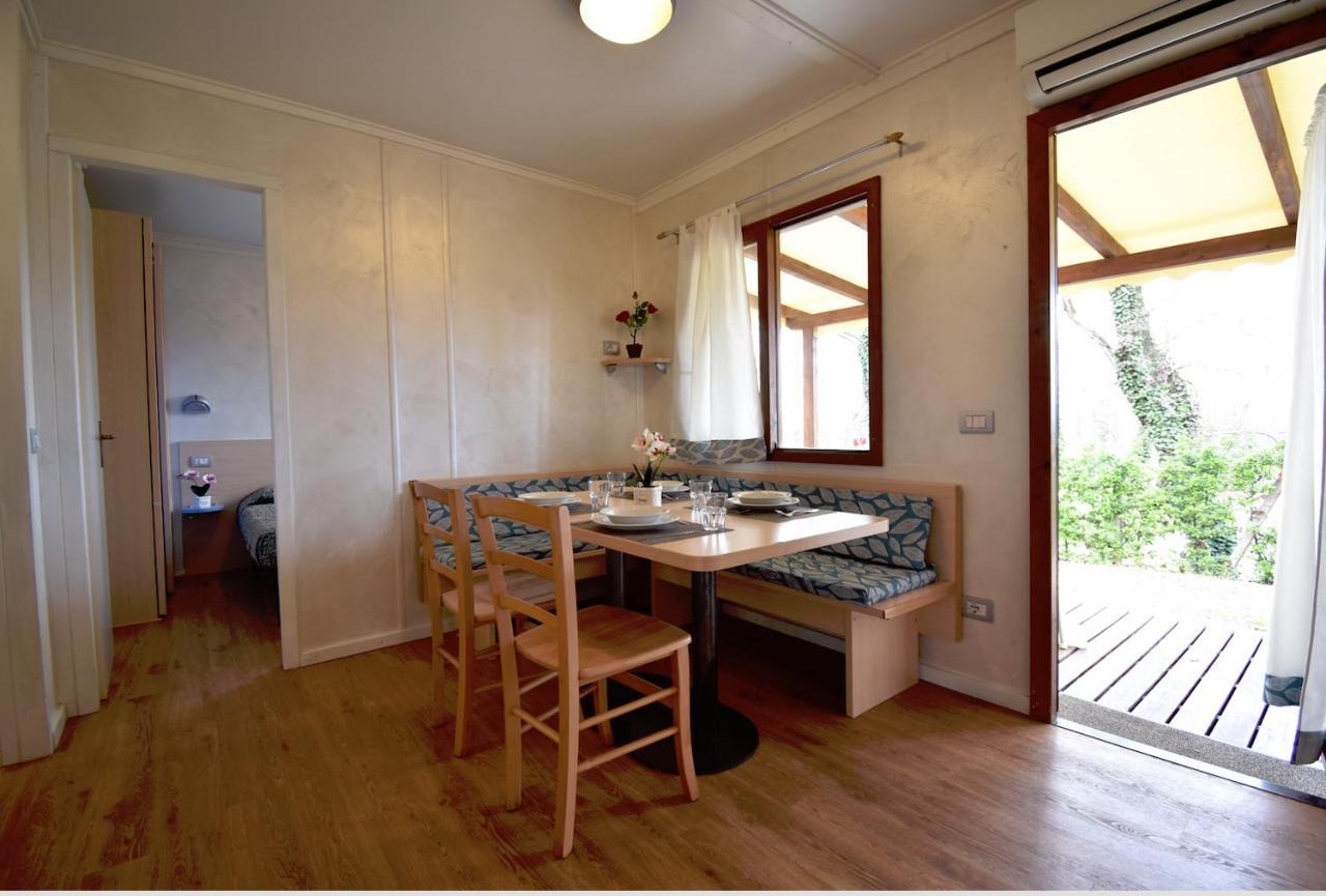 Agriturismo B&B Corte Tonolli Valeggio sul Mincio Exteriör bild