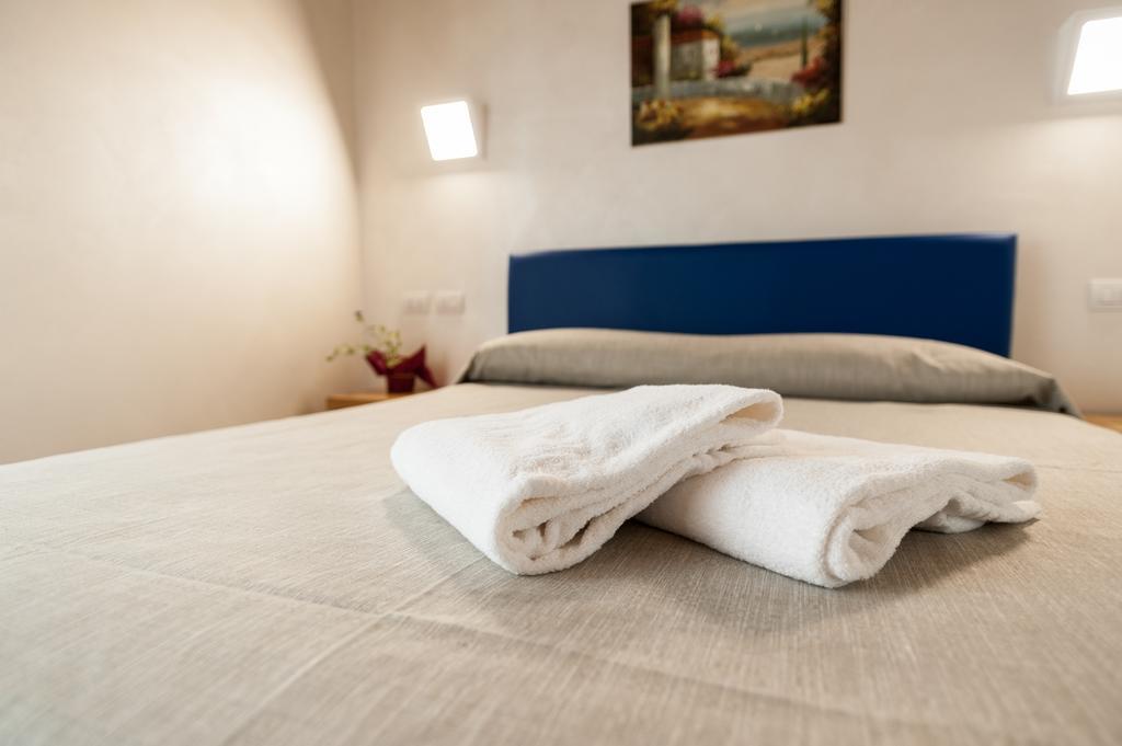 Agriturismo B&B Corte Tonolli Valeggio sul Mincio Rum bild