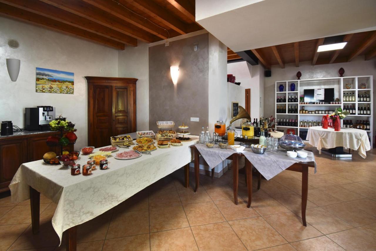 Agriturismo B&B Corte Tonolli Valeggio sul Mincio Exteriör bild