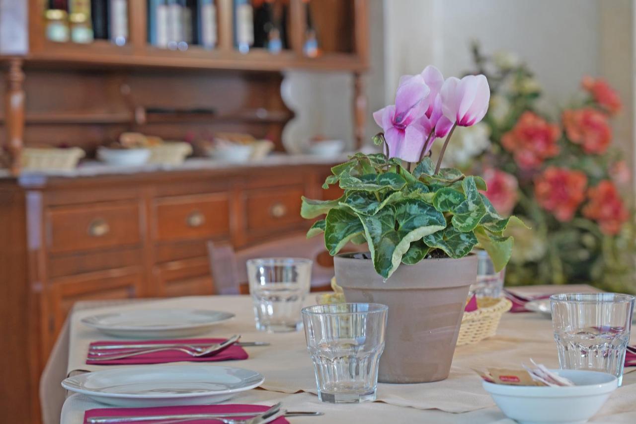 Agriturismo B&B Corte Tonolli Valeggio sul Mincio Exteriör bild