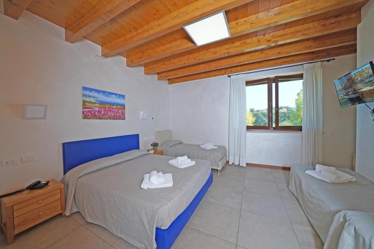 Agriturismo B&B Corte Tonolli Valeggio sul Mincio Exteriör bild