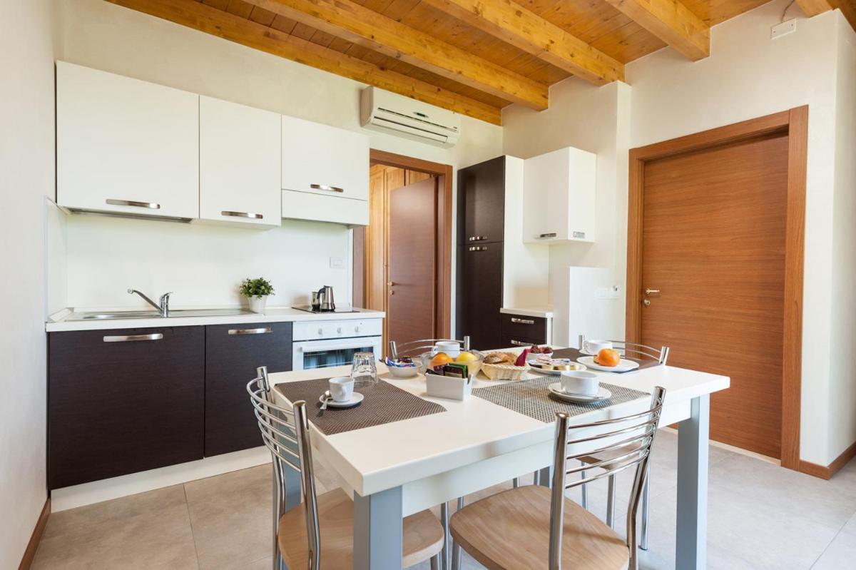Agriturismo B&B Corte Tonolli Valeggio sul Mincio Exteriör bild
